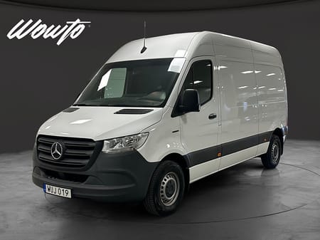 Mercedes-Benz eSprinter 55 kWh L2H2 / V-inredd / Moms