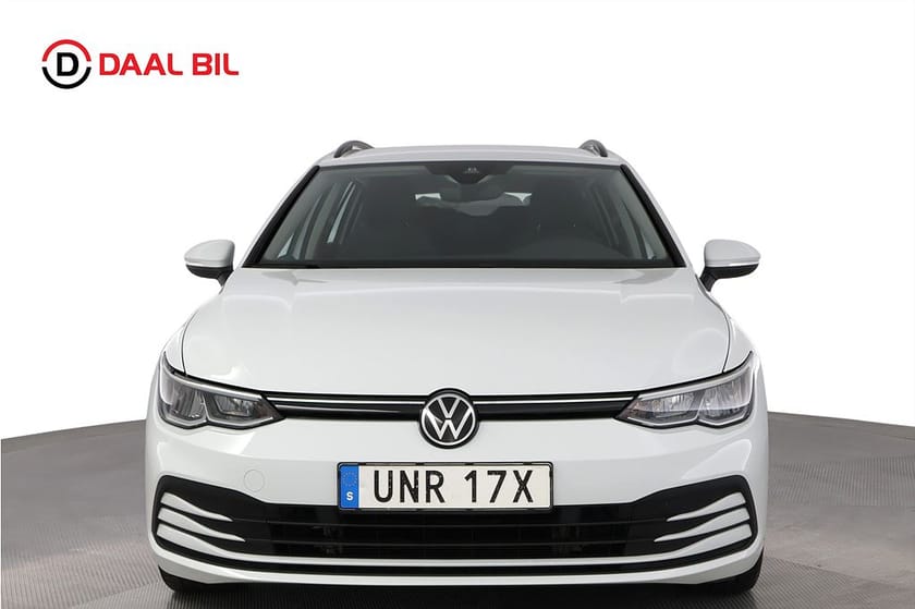 Bild 2 av Volkswagen Golf Sportscombi 1.5 eTSI 131HK COCKPIT P-SENS 3ZON ACC