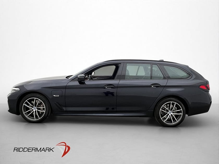 Bild 4 av BMW 530e xDrive Touring 292hk M Sport Kamera Skinn Navi Cockpit Drag