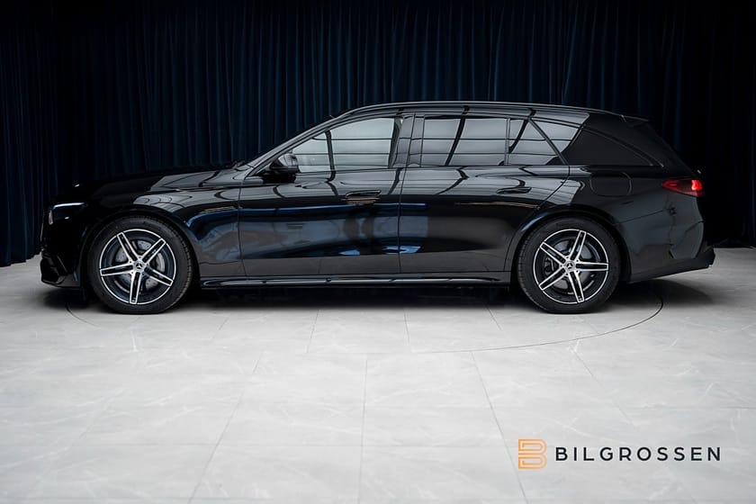 Bild 2 av Mercedes-Benz E 300 de 4MATIC T AMG Line Advanced Burmester Drag MOMS