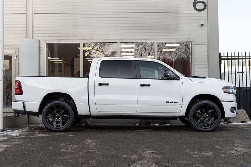 Bild 3 av RAM 1500 Crew Cab Dodge Laramie Night Premium 420HK LÅG SKATT| 4 750:-/mån