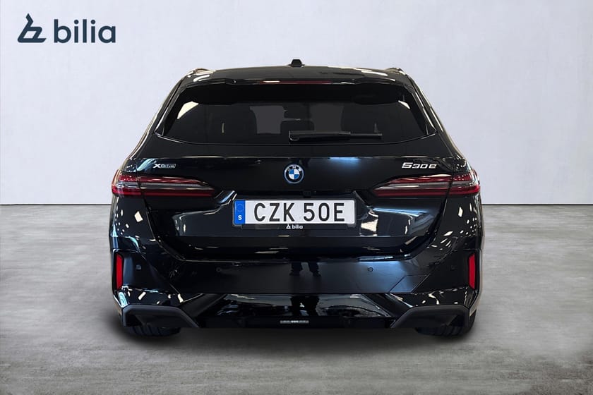 Bild 4 av BMW 530e xDrive Touring M Sport Pro / Pano / B&W / Drag / Adaptiv / 360