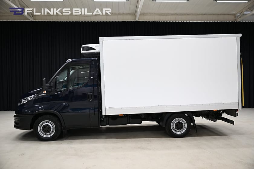 Bild 3 av Iveco Daily 35-140 Chassi Cab 136HK Automat|Kylbil|Nattkyla|Bakgavellyft|Lågmil|SeUtr