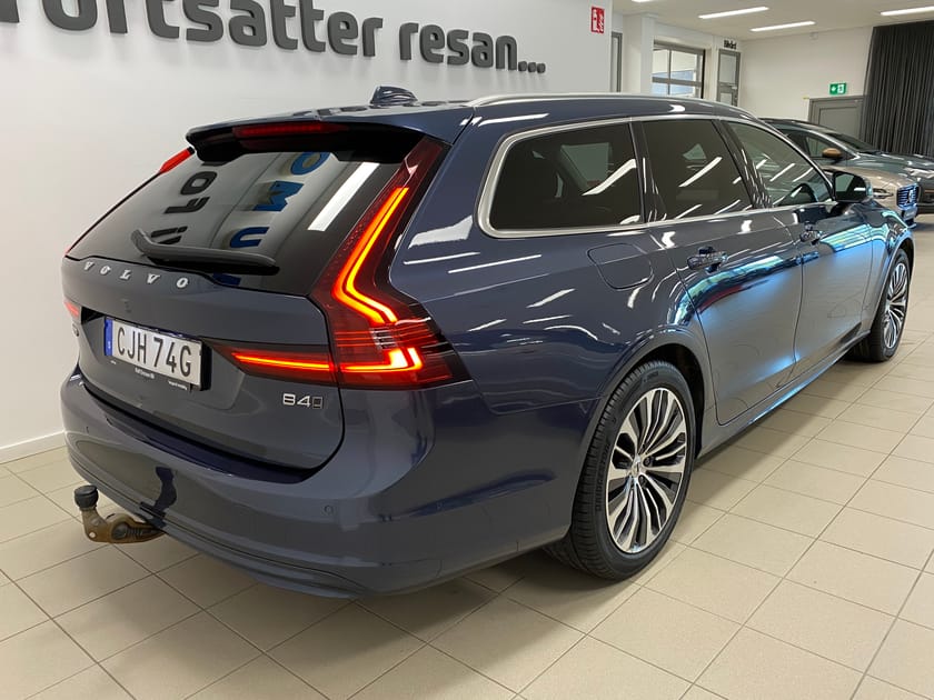 Bild 4 av Volvo V90 B4 AWD Diesel Momentum Advanced Edt
