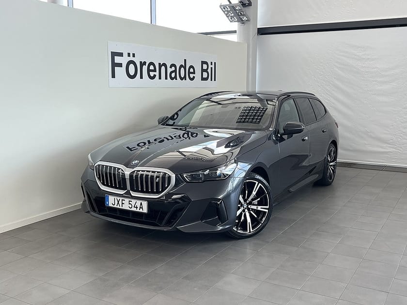 Bild 1 av BMW i5 xDrive40 Touring M Sport H/K Dragkrok Rattvärme
