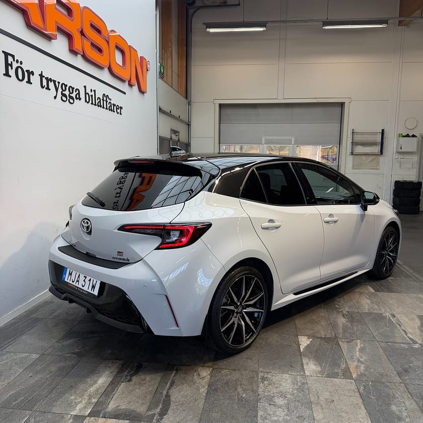 Bild 4 av Toyota Corolla Hybrid 2.0 e-CVT GR Sport 196hk 5dr Head Up Euro 6