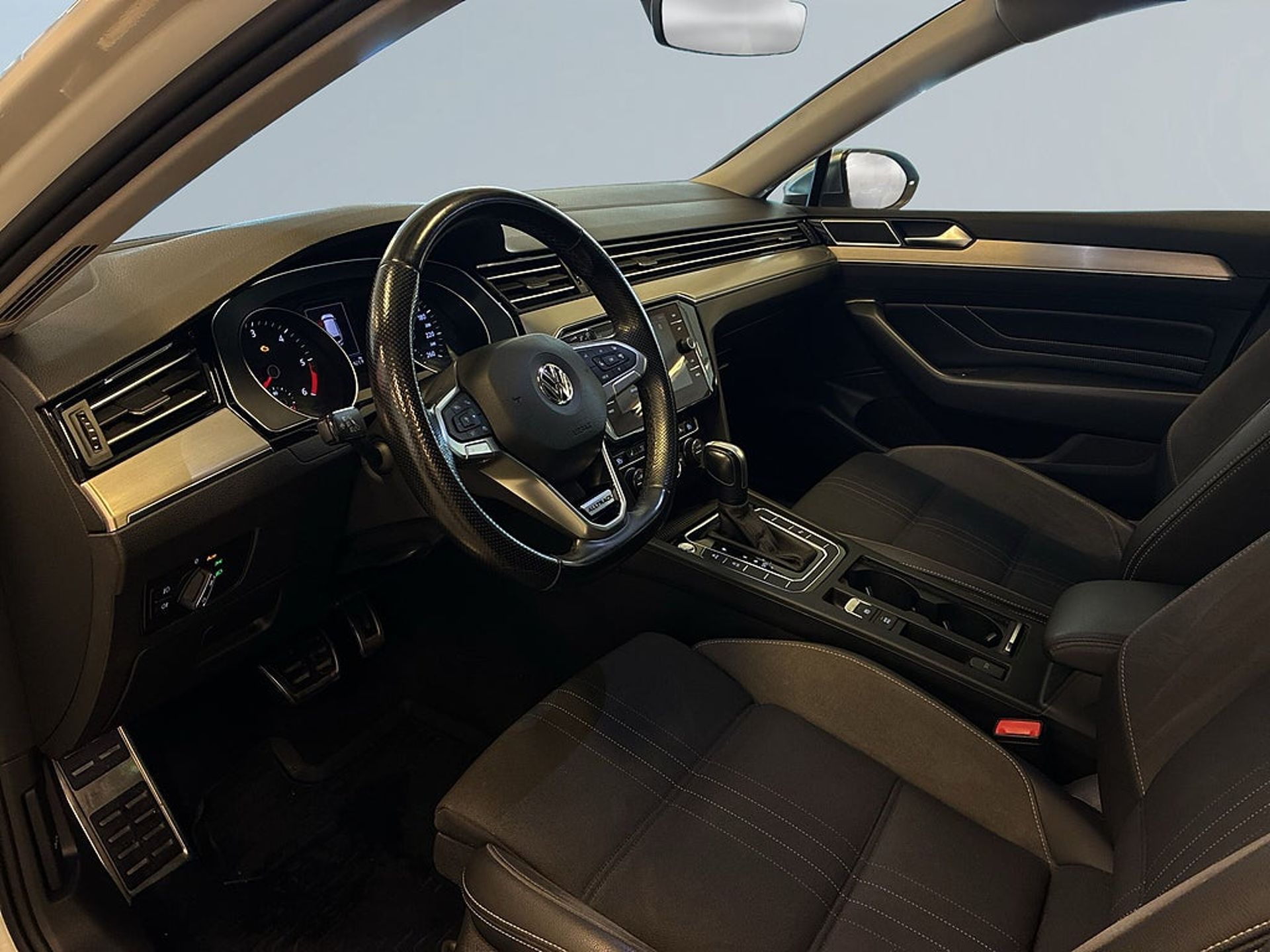 Volkswagen Passat 2020, bild 7/24