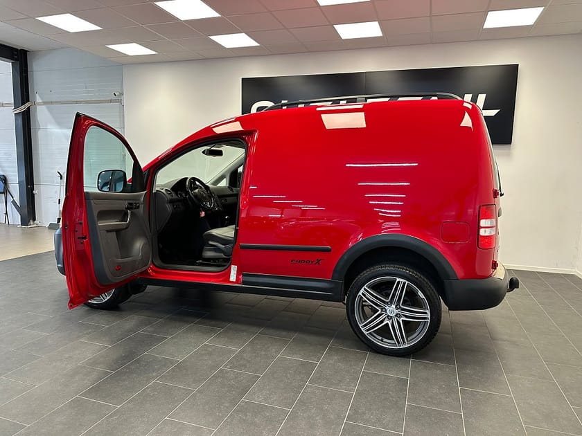 Bild 3 av Volkswagen Caddy Skåpbil Cross 2.0 TDI 4Motion Drag Navigation Värmare