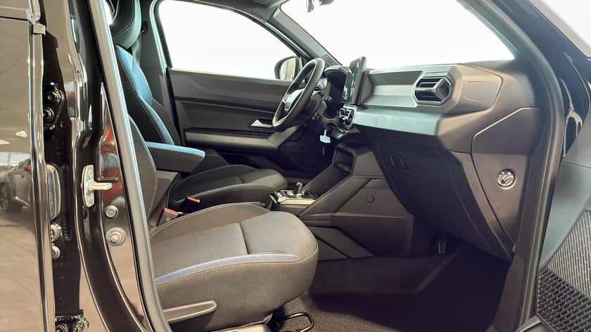 Bild 3 av Dacia Duster Hybrid 155 EXPRESSION // Privatleasing från 2990 kr/mån