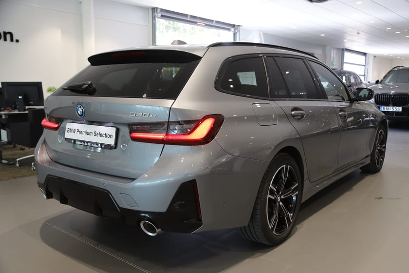 Bild 4 av BMW 330e xDrive Touring M Sport / Drag / Rattvärme / Adaptiv Farthållare / Backkamera