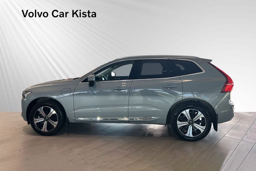 Bild 3 av Volvo XC60 Recharge T6 II Core Edition Drag Pano 360Kam