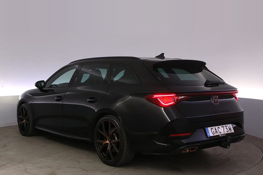 Bild 4 av CUPRA Leon Sportstourer e-Hybrid VZ Drag Läder BLIS AdapFart