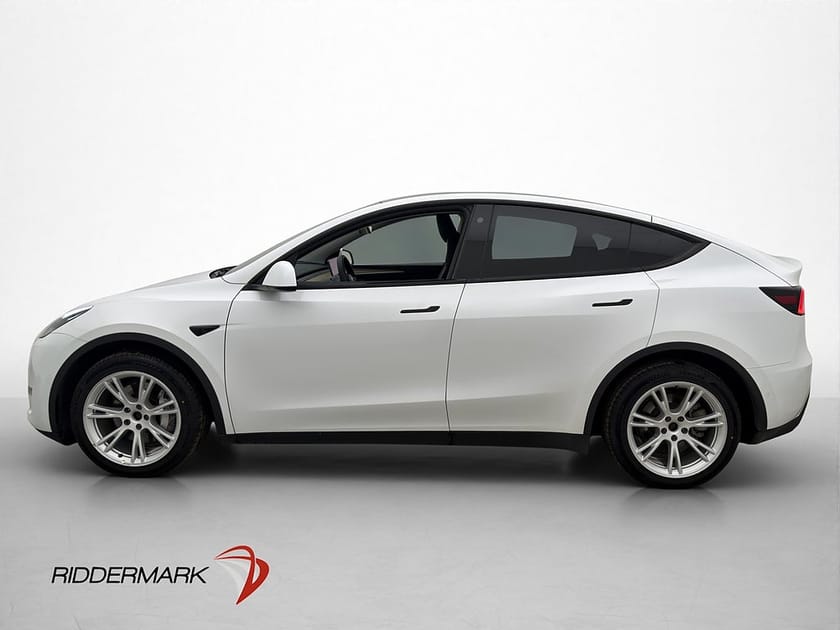 Bild 5 av Tesla Model Y Long Range AWD Svensksåld Panorama