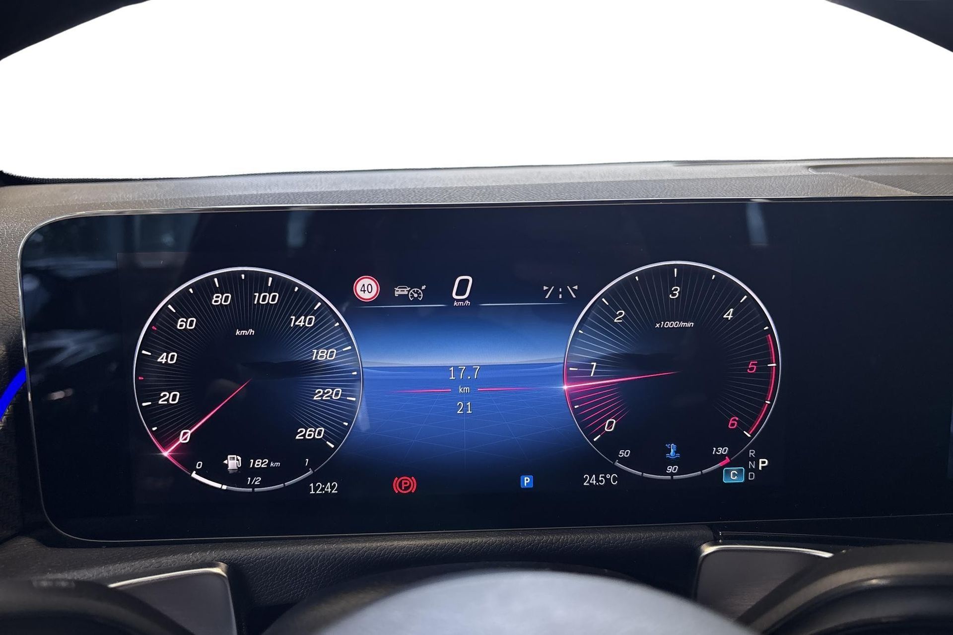 Mercedes-Benz GLB 220 d 4MATIC 2026, bild 6/10