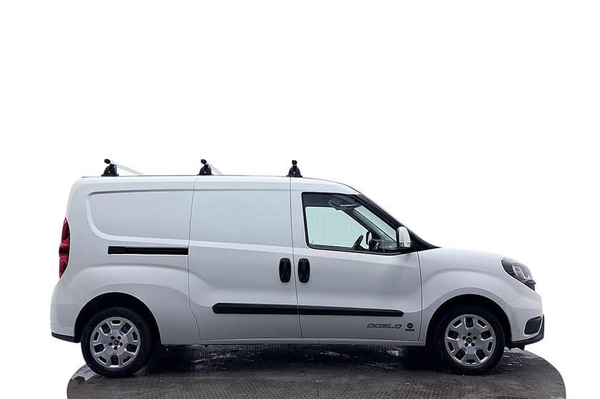 Bild 5 av Fiat Doblò Van Maxi 0.9t 1.4 T-JET CNG 3sits Drag Inredd Kamera Takräcke
