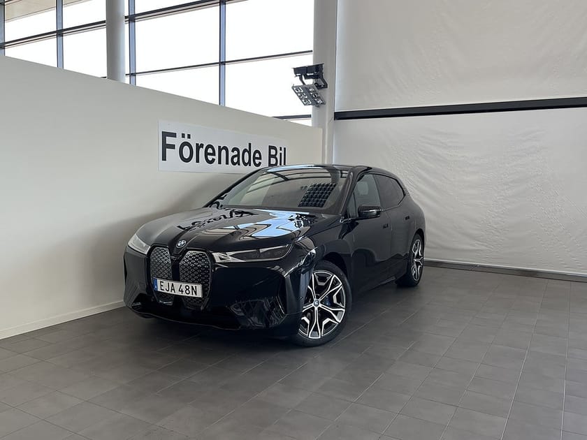 Bild 1 av BMW iX xDrive40 M Sport Innovation 22" Drag Rattvärme H/K