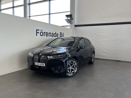 BMW iX xDrive40 M Sport Innovation 22" Drag Rattvärme H/K