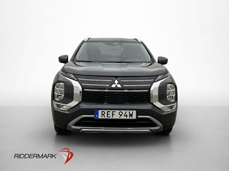 Mitsubishi Outlander PHEV 306hk 4WD Yamaha HUD 360° MOMS Drag