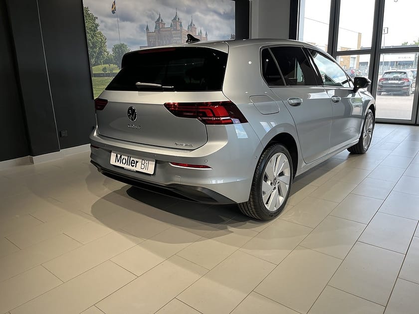 Bild 5 av Volkswagen Golf eHybrid LIFE 204 HK DSG6