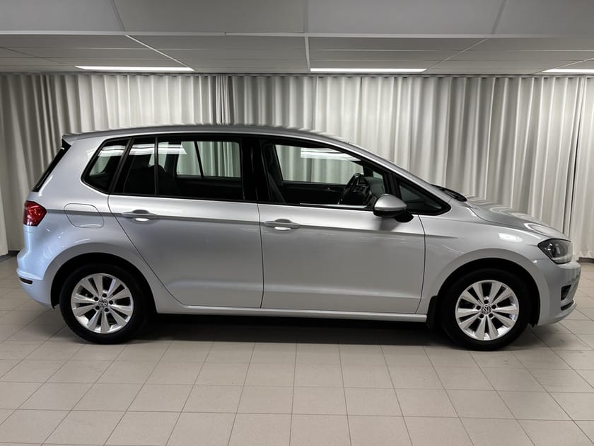 Bild 2 av Volkswagen Golf Sportsvan TSI 110 Drag/Backkamera