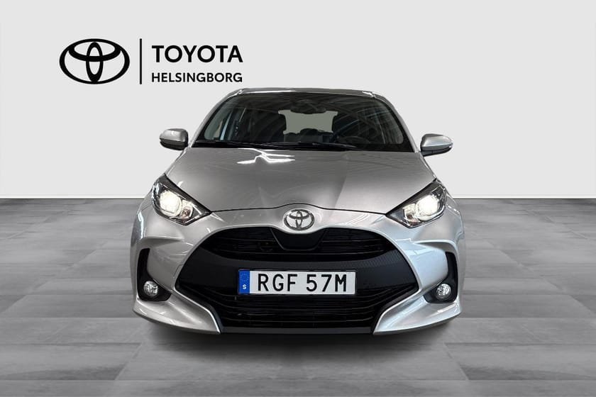 Bild 1 av Toyota Yaris Hybrid 115 1,5 5d Active med Komfortpaket
