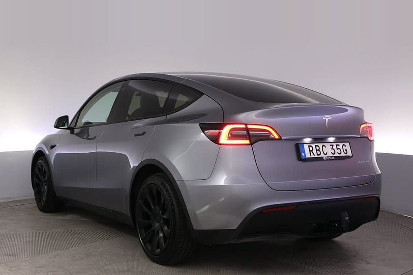 Bild 4 av Tesla Model Y Long Range AWD Autopilot Panorama Drag