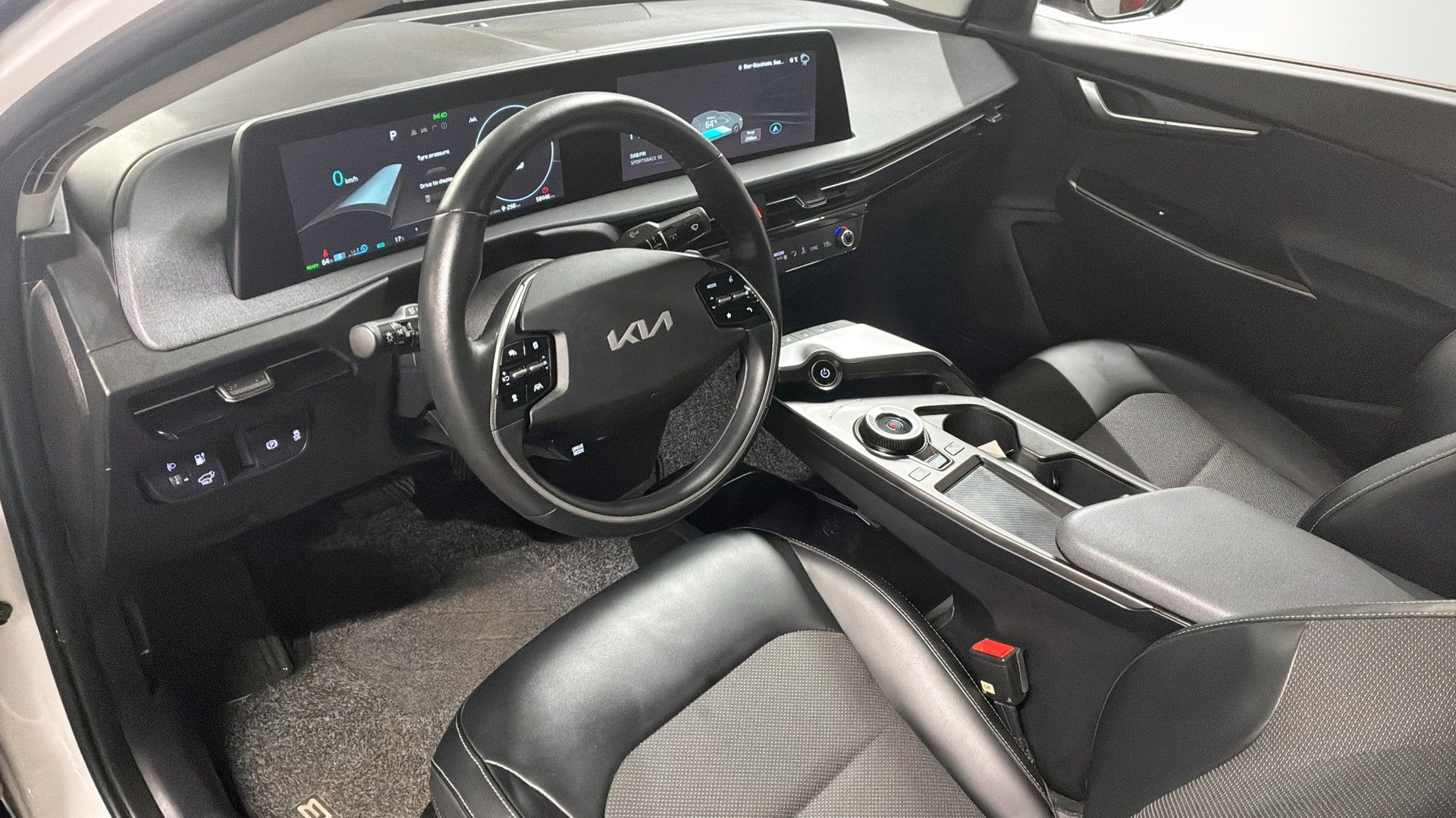 Kia EV6 77.4 kWh 2022, photo 4/10