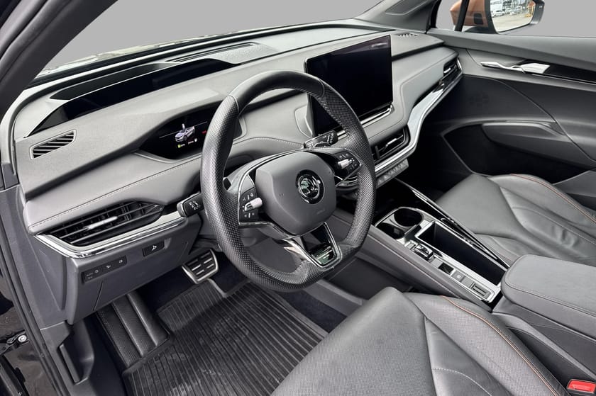 Bilde 5 av Škoda Enyaq iV 80x FoundersEdition,HUD,Skinn,H.feste,360kamera,lavKM