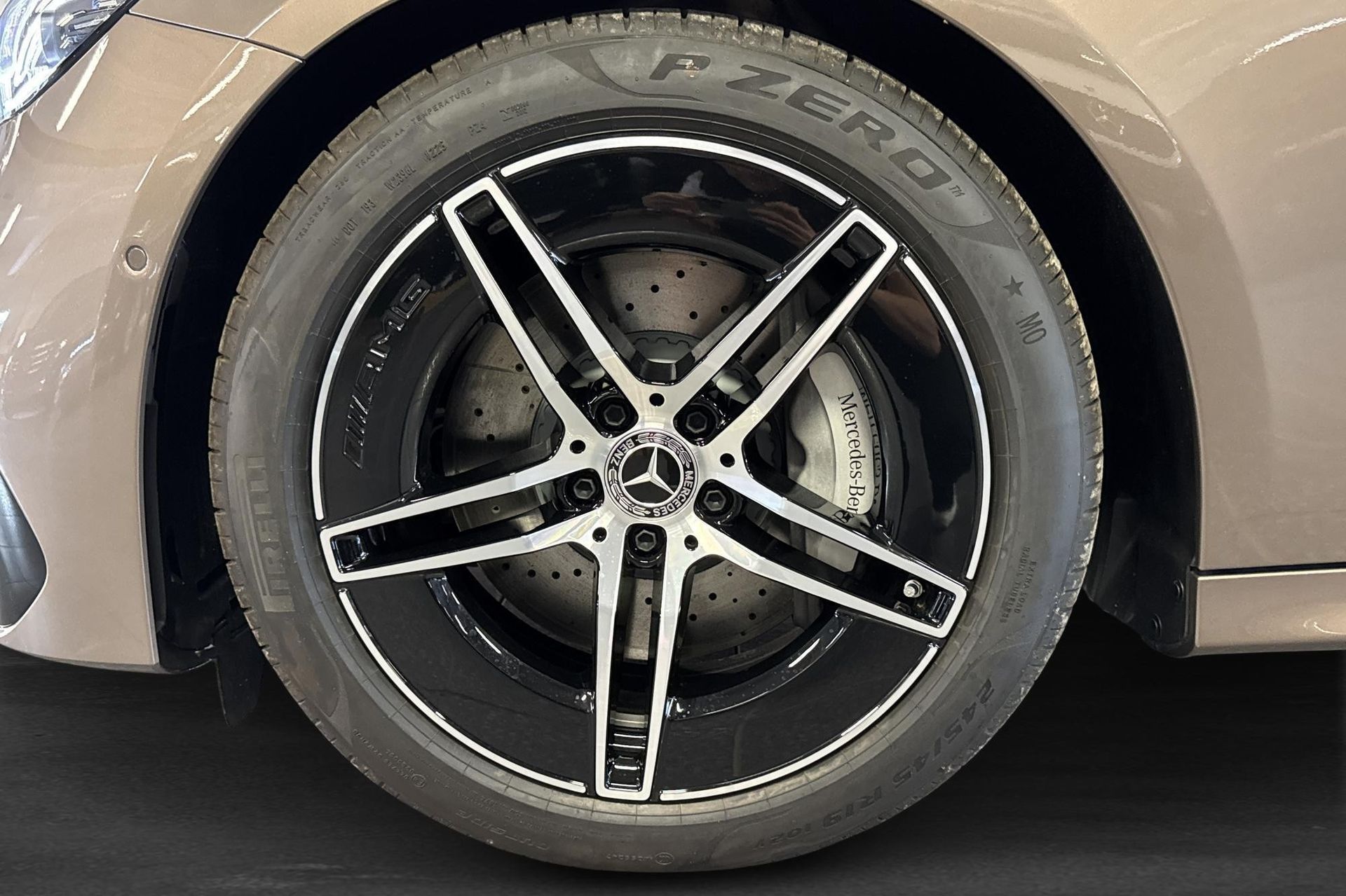 Mercedes-Benz E 300 DE 4M AMG 2026, bild 5/10