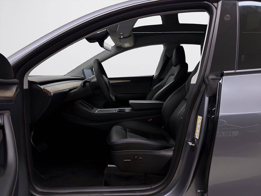 Tesla Model Y Long Range AWD, 514ps, 2024