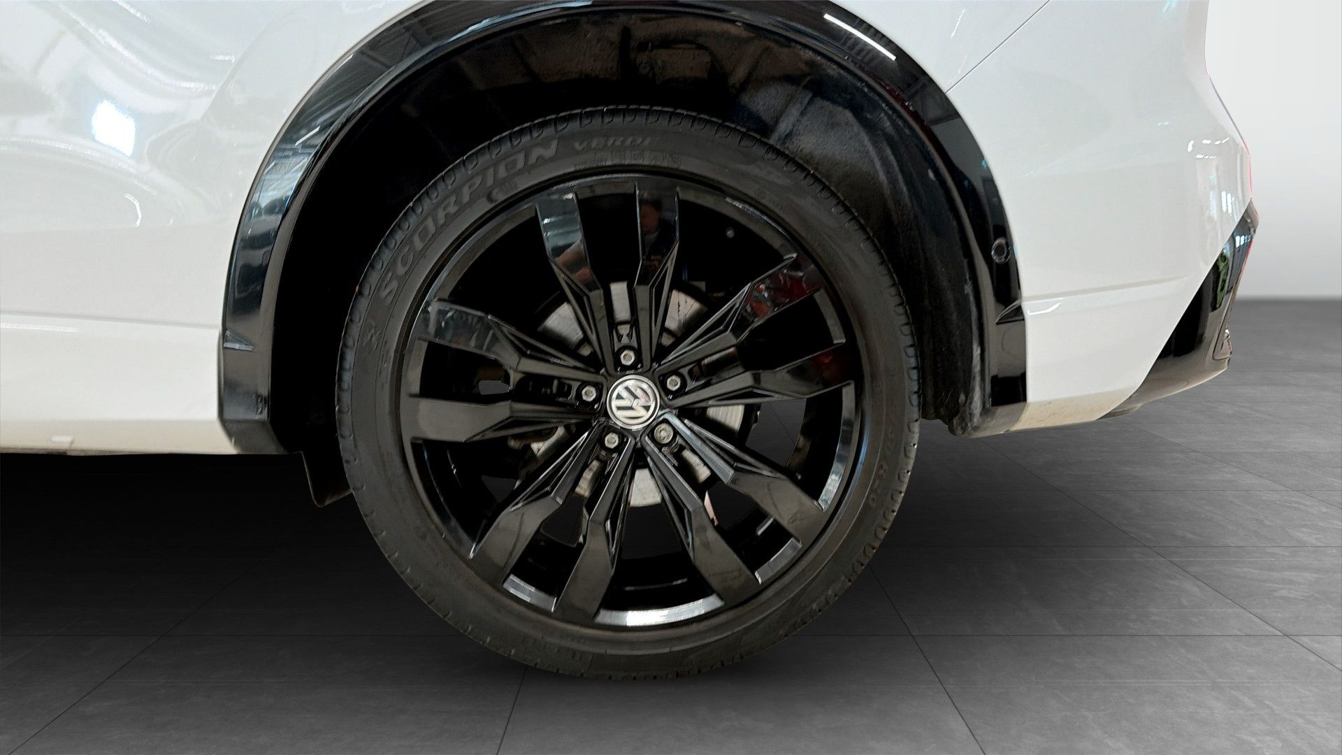 Volkswagen Tiguan 2024, bild 6/10