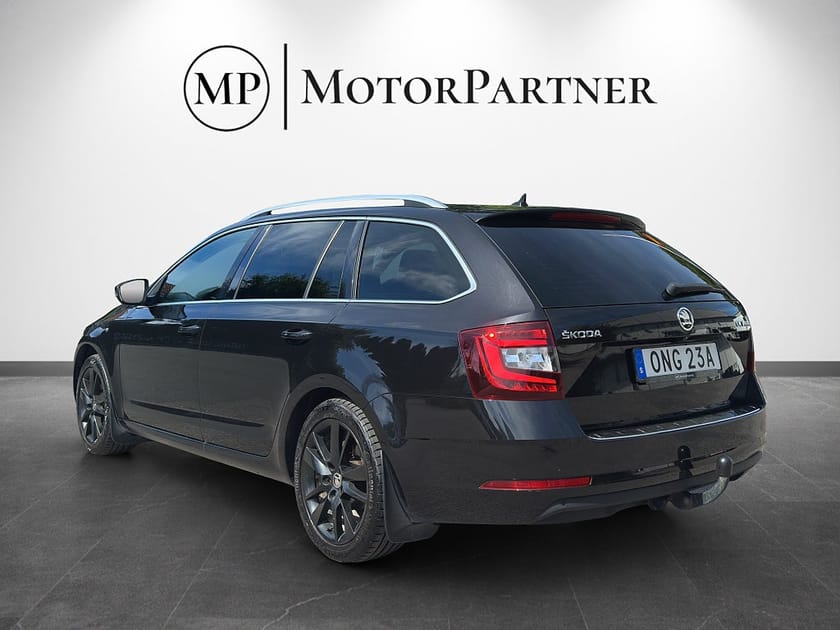 Bild 5 av Škoda Octavia Kombi Skoda 1.5 TSI Style Cockpit Navi CANTON Kamera Drag Värmare