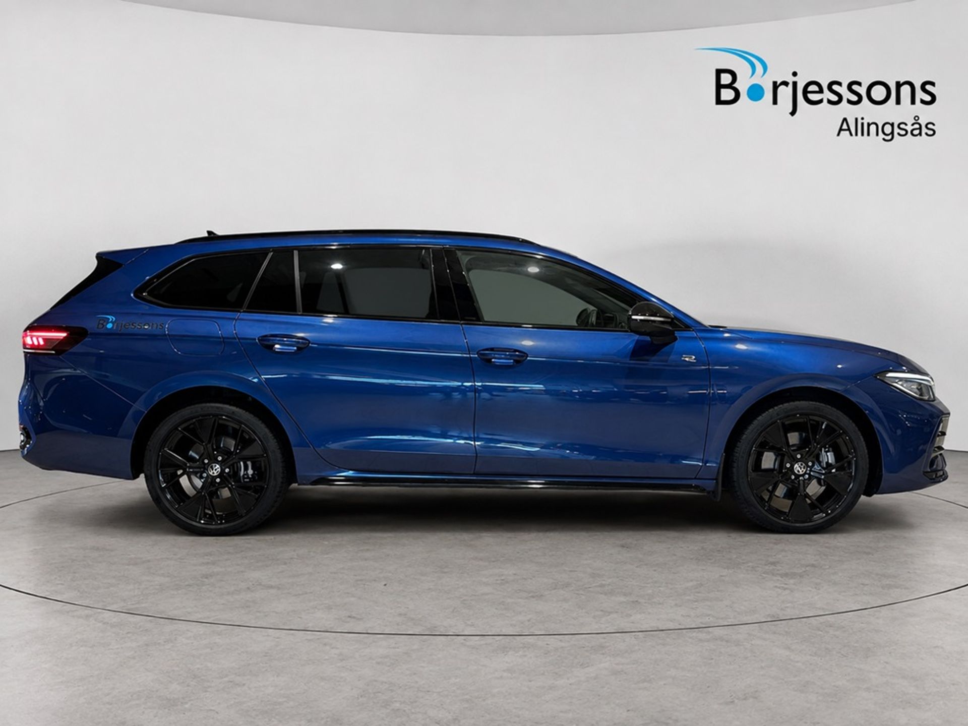 Volkswagen Passat Variant eHybrid 2026, bild 2/10