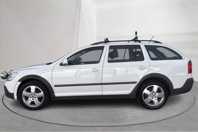 Bild 2 av Škoda Octavia Scout II 2.0 TDI 4X4 (140hk)