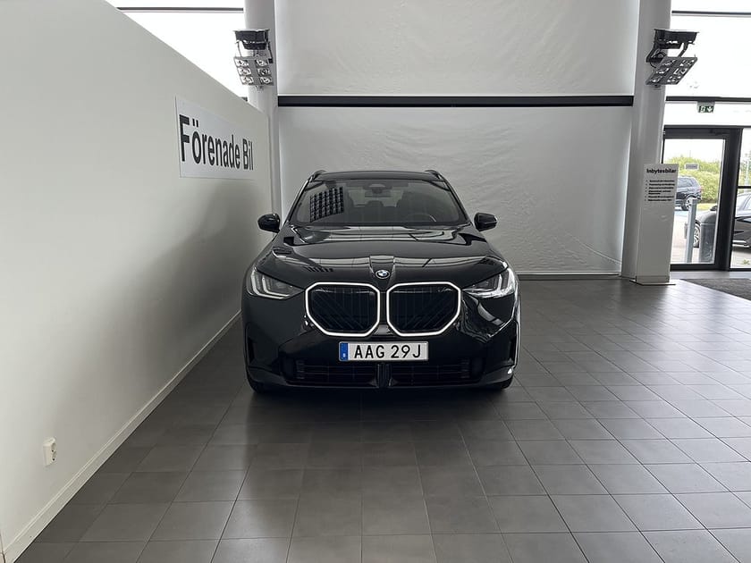 Bild 2 av BMW X3 30e xDrive M Sport H/K Drag Rattvärme Drive/Park Assist