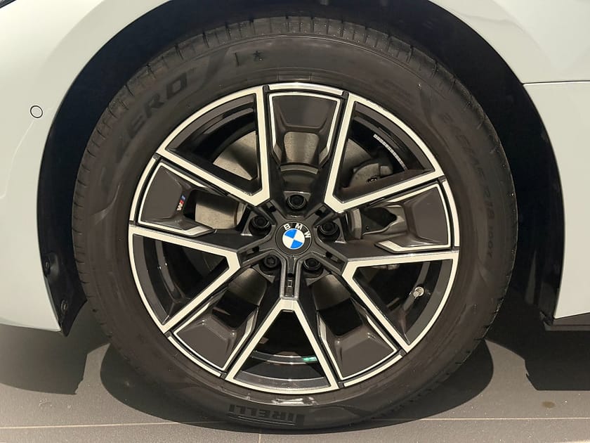 Bild 5 av BMW i4 eDrive40 Gran Coupé M Sport Active Edition Drag Adpt Farth Rattv