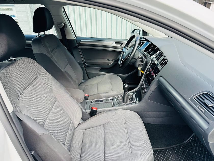 Bild 5 av Volkswagen Golf Sportscombi 1.0 TSI 110HK BMT / DRAG / BACKKAMERA