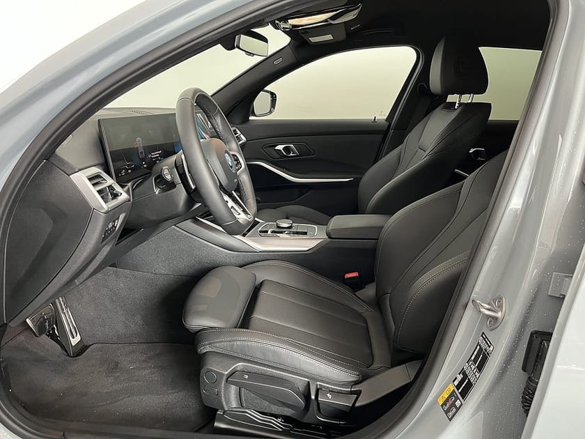 Bild 5 av BMW 330e xDrive Touring M Sport Drag Rattvärme Park Assist