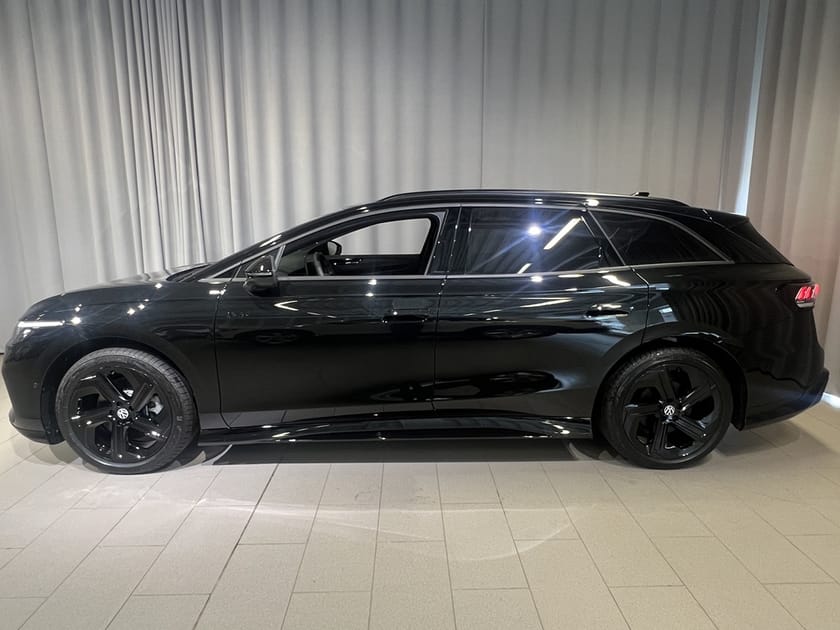 Bild 4 av Volkswagen ID.7 GTX Tourer 86 KWH 340 HK Black Edition 2027