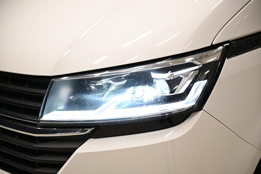 Bild 3 av Volkswagen Transporter 4Motion 150HK L2|Nedlackad|LED|Inredd|Drag|Värmare|Moms
