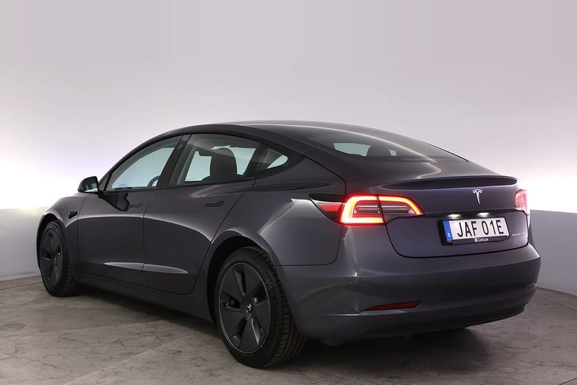 Bild 4 av Tesla Model 3 Long Range AWD Refresh Autopilot Panorama