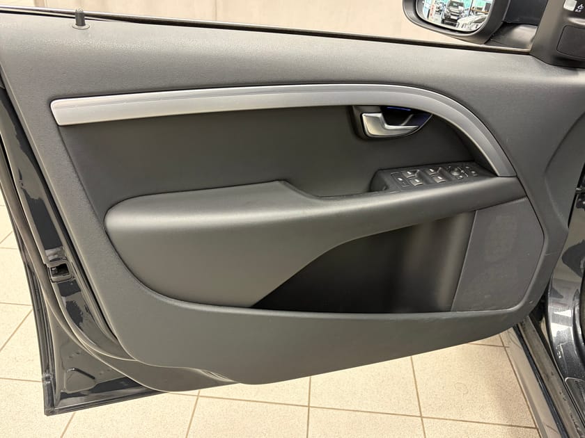 Bild 5 av Volvo V70 D4 Classic Momentum | Drag | Adaptiv farthållare |
