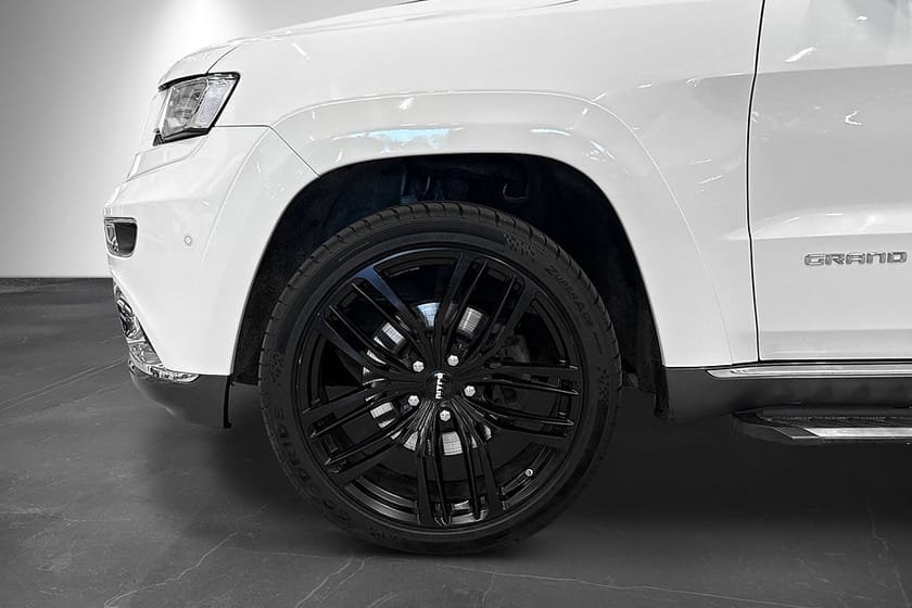 Bild 2 av Jeep Grand Cherokee 3.0 V6 CRD 4WD 250hk Drag/Summit/Harman/Panorama