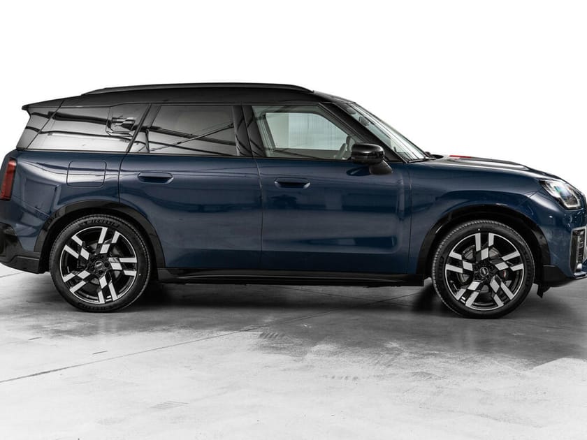 Bilde 3 av MINI Countryman SE ALL4 JCW Trim, Package XL + V-hjul