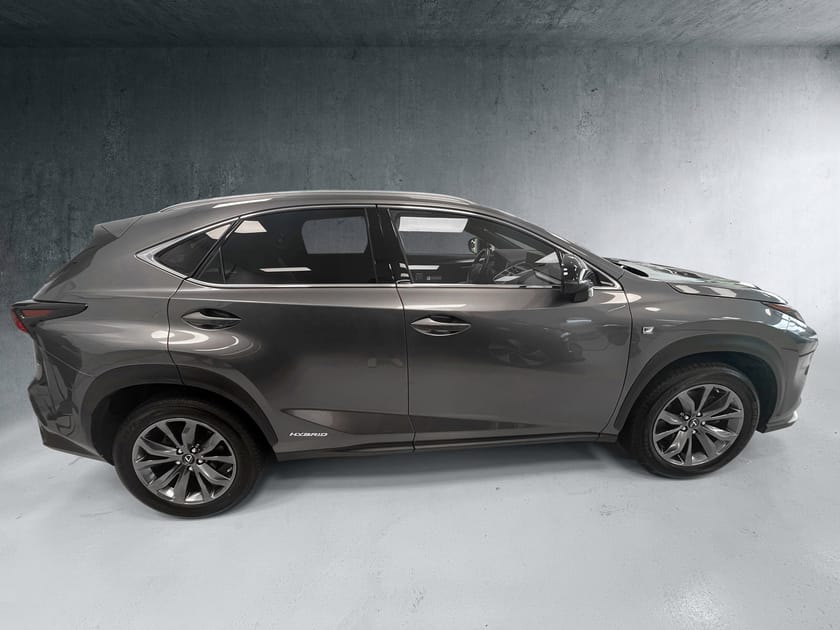 Bilde 2 av Lexus NX 300h AWD