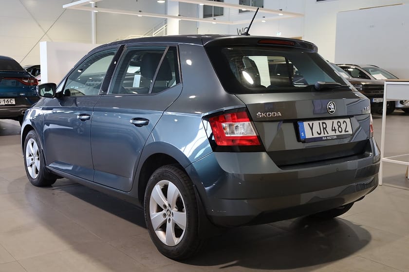 Bild 3 av Škoda Fabia Skoda 1.2 TSI Style M-Värme CarPlay PDC Blåtand