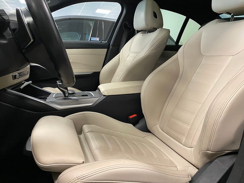 Bild 4 av BMW 330i Sedan M-Sport Keyless Panoramatak Adaptiv Farthållare