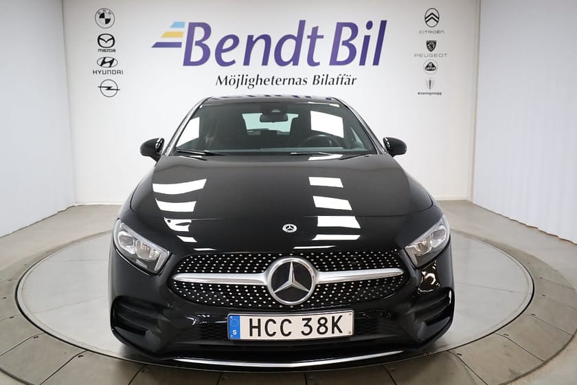 Bild 2 av Mercedes-Benz A 180 7G-DCT AMG Line | Dragkrok | Backkamera | En ägare