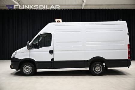 Iveco Daily 35S13 Skåpbil 126HK Servicebil|Inredd|Drag|Värmare|3.5ton-dragvikt