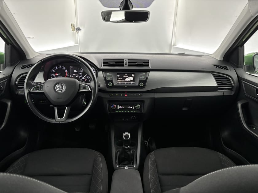 Bild 5 av Škoda Fabia 1.2 TSI 110hk Elegance Kupévärmare Farthållare Nys